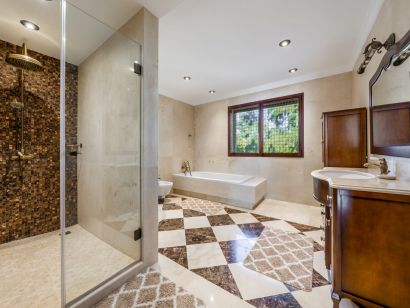 Villa for sale in Guadalmina Baja, San Pedro de Alcantara