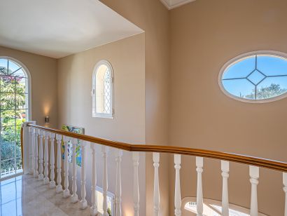 Villa for sale in Beach Side Golden Mile, Marbella Golden Mile