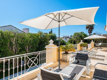 Villa for sale in Beach Side Golden Mile, Marbella Golden Mile