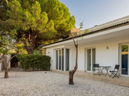 Villa a la venta en Hacienda las Chapas, Marbella Este