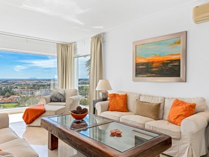 Villa for sale in Nueva Andalucia, Marbella
