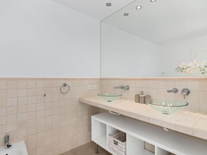 Villa for sale in Nueva Andalucia, Marbella