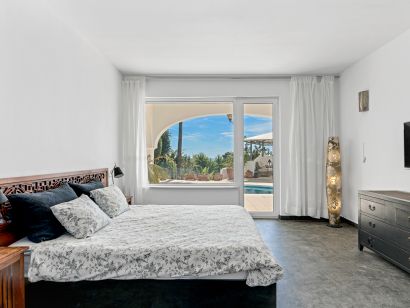 Villa for sale in Nueva Andalucia, Marbella