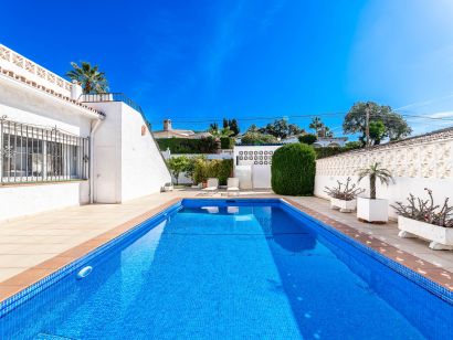 Villa for sale in Elviria, Marbella East