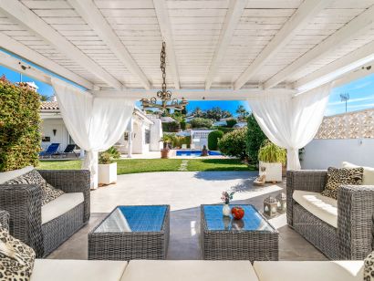 Villa for sale in Elviria, Marbella East