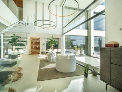 Villa for sale in La Alqueria, Benahavis