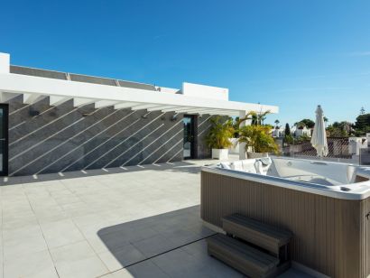 Villa for sale in Nueva Andalucia, Marbella