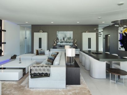 Villa for sale in Nueva Andalucia, Marbella