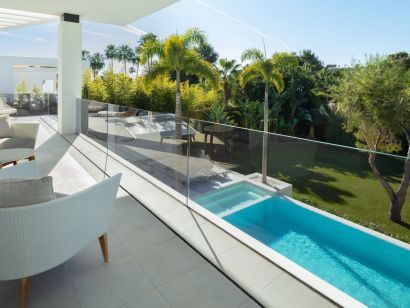 Villa for sale in Nueva Andalucia, Marbella