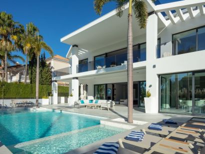 Villa for sale in Nueva Andalucia, Marbella