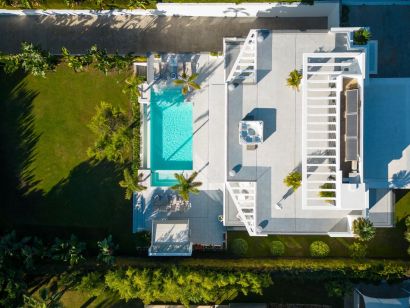 Villa for sale in Nueva Andalucia, Marbella