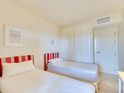 Town House for rent in Cabopino, Marbella East