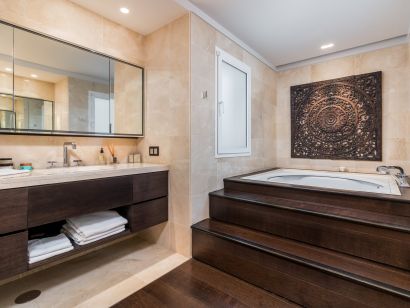 Apartment for sale in Marbella Golden Mile