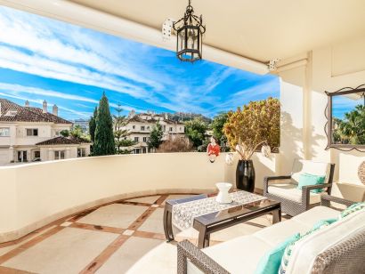 Apartamento a la venta en Nueva Andalucia, Marbella