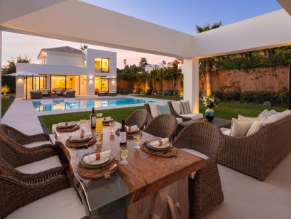 Villa zu verkaufen in Nueva Andalucia, Marbella