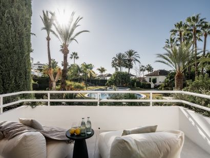 Duplex for sale in Nueva Andalucia, Marbella