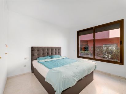 Apartamento a la venta en Altos de Elviria, Marbella Este