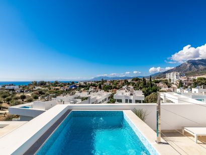 Town House for sale in Rio Real, Marbella East