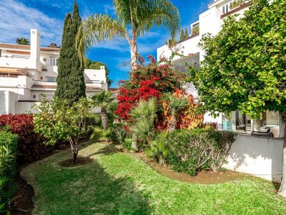 Apartamento a la venta en Los Monteros, Marbella Este