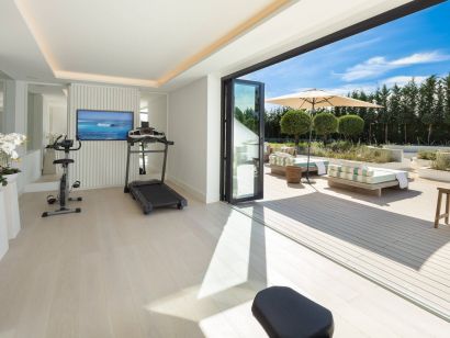 Villa for sale in Nueva Andalucia, Marbella