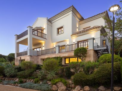 Villa à vendre dans Marbella Hill Club, Marbella Golden Mile