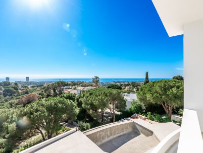 Villa for sale in Elviria, Marbella East