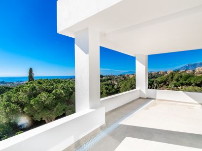 Villa a la venta en Elviria, Marbella Este