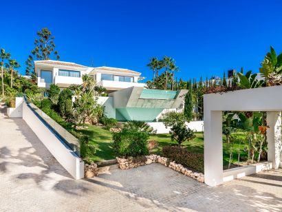 Villa for rent in La Cerquilla, Nueva Andalucia