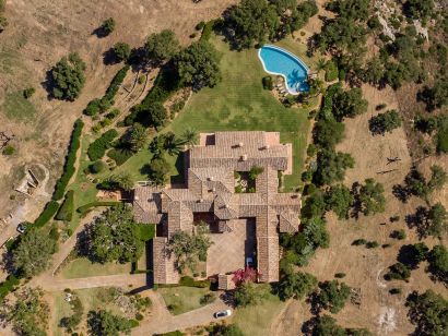 Villa for sale in Altos de Elviria, Marbella East
