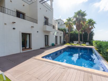 Villa for sale in Benahavis