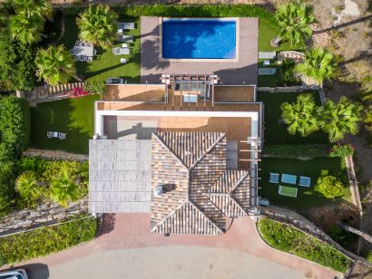 Villa for sale in Benahavis