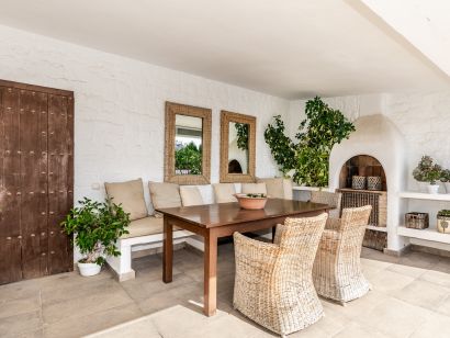 Villa for sale in Nueva Andalucia, Marbella
