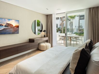 Apartment for sale in Beach Side Golden Mile, Marbella Golden Mile