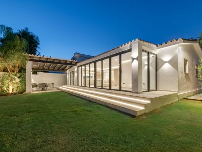 Villa for sale in San Pedro Playa, San Pedro de Alcantara