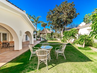 Villa a la venta en Beach Side Golden Mile, Marbella Golden Mile