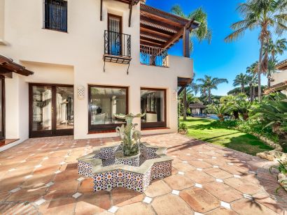 Villa à vendre dans Beach Side Golden Mile, Marbella Golden Mile