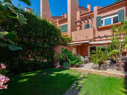 Town House for rent in Los Monteros, Marbella East