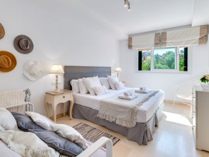 Town House for sale in Los Monteros, Marbella East
