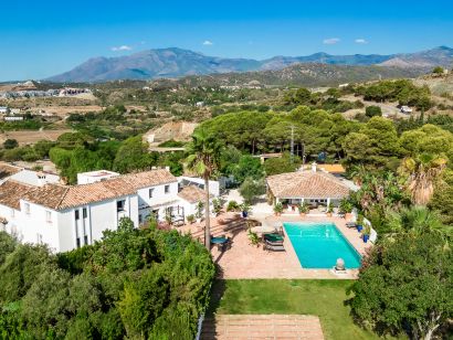 Villa zu verkaufen in Los Flamingos Golf, Benahavis