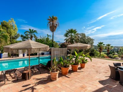 Villa for sale in Los Flamingos Golf, Benahavis