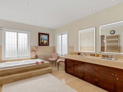 Villa for sale in Los Monteros, Marbella East