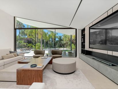 Villa for rent in Hacienda las Chapas, Marbella East