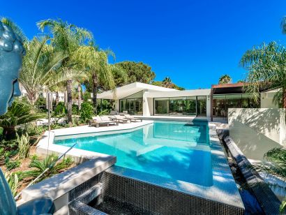 Villa for rent in Hacienda las Chapas, Marbella East