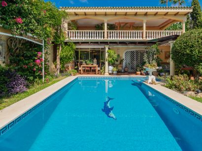 Town House for sale in Marbella Hill Club, Marbella Golden Mile