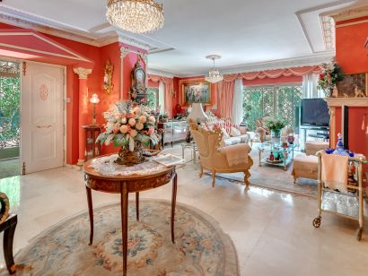 Town House for sale in Marbella Hill Club, Marbella Golden Mile