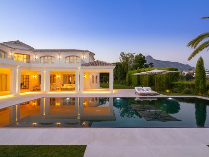 Villa à vendre dans Los Naranjos Golf, Nueva Andalucia