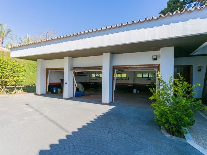 Villa a la venta en Guadalmina Baja, San Pedro de Alcantara