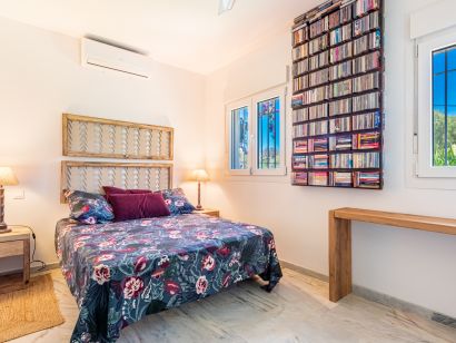 Town House for sale in Cabopino, Marbella East