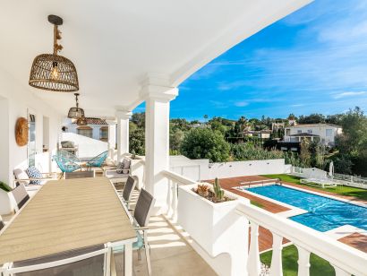 Villa a la venta en El Rosario, Marbella Este
