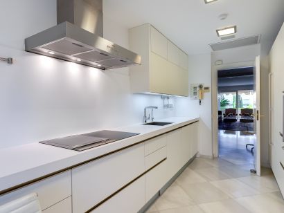 Apartment for sale in Beach Side Golden Mile, Marbella Golden Mile